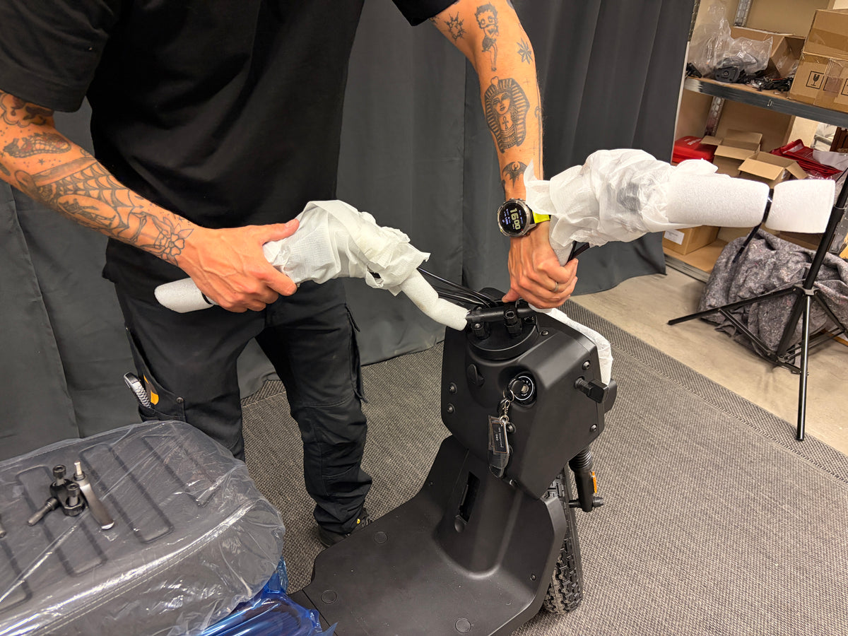 Install the handlebar